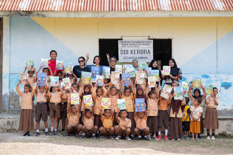 Sailing Towards Hope: The Oracle's Collaboration with Yayasan Perahu Kuning Harapan on Kerora Island